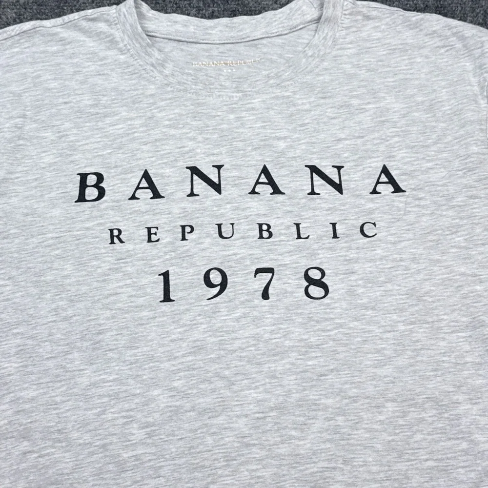 Banana Republic T Shirt Mens Size Medium Light Gray Premium Wash Crew‎ Tee